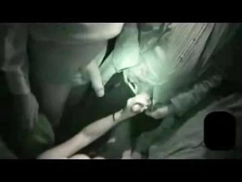 બીભત્સ સોનેરી ટ્રેની ...