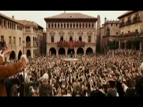 ગરમ સ્વભાવની સોનેરી  ...